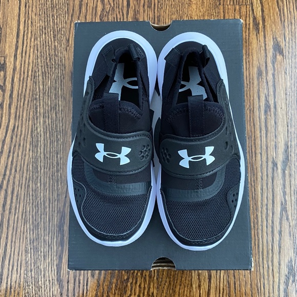 *NWT* Under Armour Runplay Sneakers - Black - Sz 13K - Picture 7 of 14